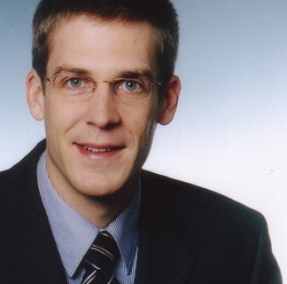 Dr. Andreas W. Neumann